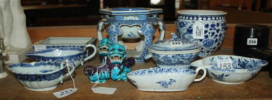 Pair of Chinese porcelain lion dogs, 3 jardinieres & sundry other Chinese blue & white tableware etc (a.f)